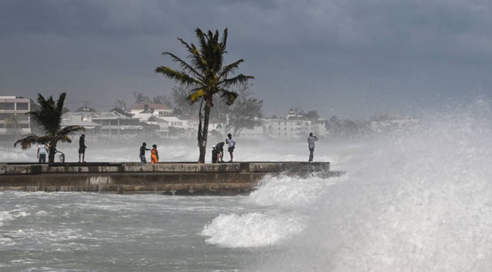 Suman 5 muertos por el huracán Beryl en El Caribe