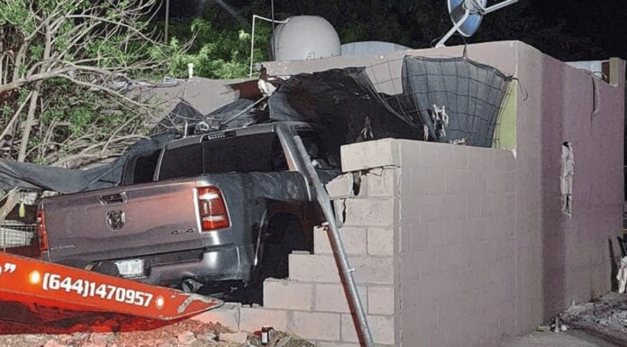 Exboxeador ‘Siri’ Salido choca contra vivienda; hay una persona sin vida