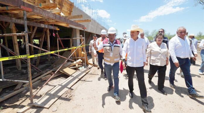 Supervisan construcción de UTH extensión Ures
