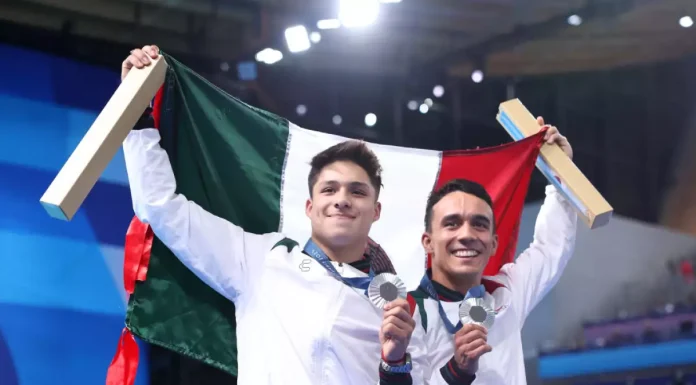 ¡Juan Celaya y Osmar Olvera conquistan la plata para México en Clavados!
