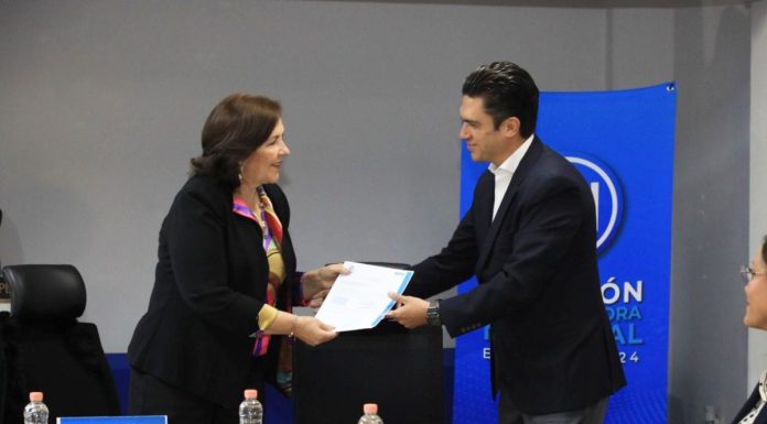 Jorge Romero busca dirigir al PAN; presenta carta de intención