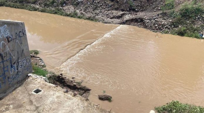Lluvia en Navojoa arrastra personas, vehículos y deja inundaciones