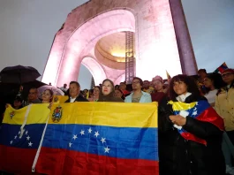 VENEZOLANOS PROTESTAN EN LA CIUDAD DE MÉXICO A UN MES DE ELECCIÓN PRESIDENCIAL