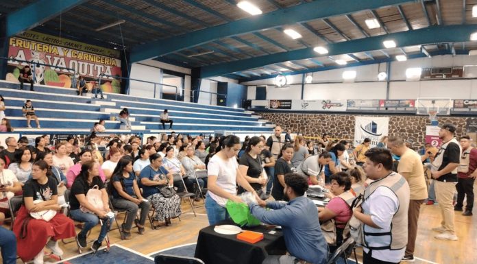 Entrega Gobierno de Sonora 440 mil uniformes escolares