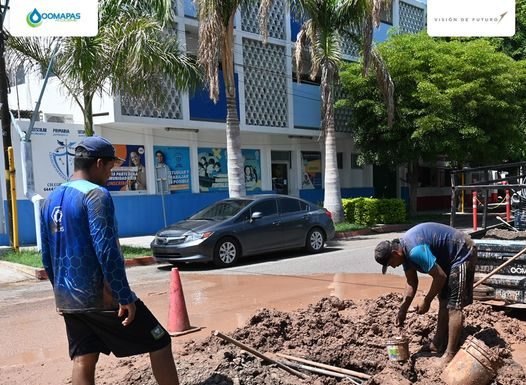 OOMAPASC REALIZA REPARACIONES EN COL. CENTRO