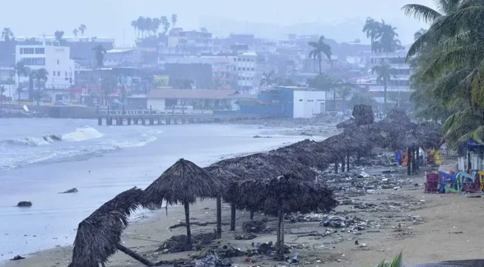 ‘John’ sigue azotando el Pacífico mexicano; reportan varias víctimas mortales