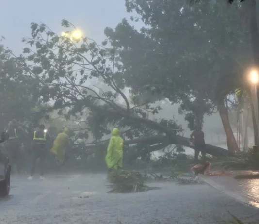 ‘Helene’ evoluciona a huracán de categoría I; Quintana Roo, bajo alerta