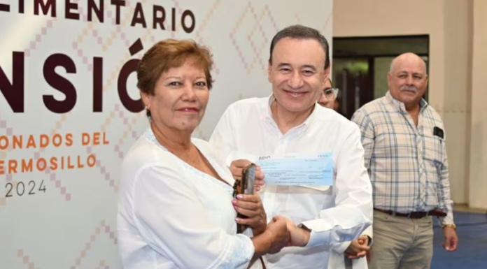 Entrega Gobernador pensión alimentaria a jubilados y pensionados