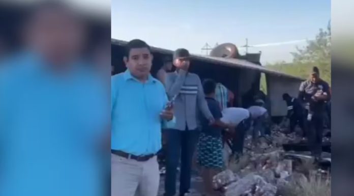 Se desprende caja de tráiler cargado con cerveza y hacen rapiña