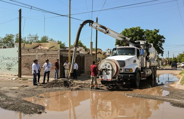 ATIENDE EL OOMAPAS DE CAJEME RED SANITARIA EN COLONIAS DEL NORESTE DE LA CIUDAD