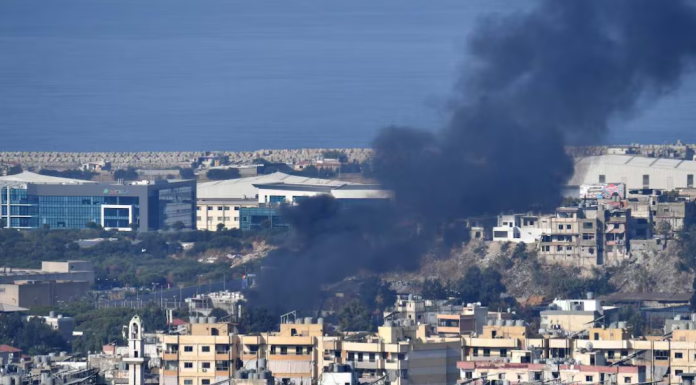 Ataques israelíes dejan 25 muertos en Líbano; su objetivo era un comandante de Hezbolá