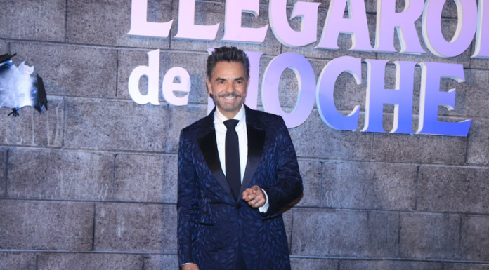 Eugenio Derbez hace reír en dos idiomas con Y llegaron de noche