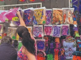Productos chinos desplazan a comerciantes locales en ventas por Día de Muertos