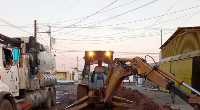 Reparación de línea sanitaria por la calle Eduardo C. García entre Tabasco y California Col. Sochiloa.