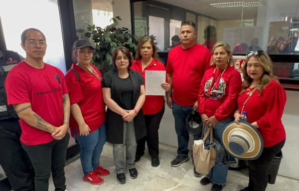 CONGRESO DE SONORA ESCUCHA A MANIFESTANTES INCONFOMES CON LEY DE ISSSTE