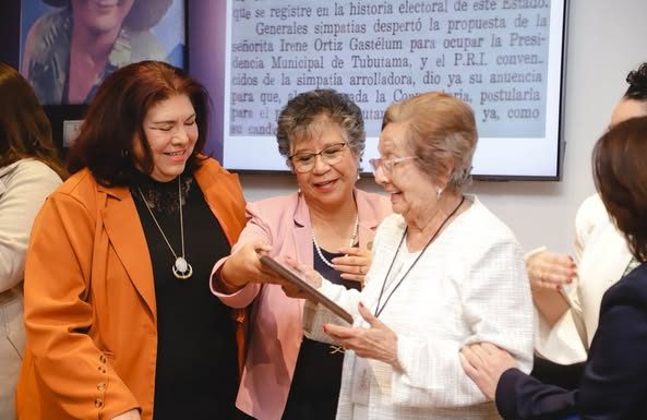 CONGRESO OTORGA RECONOCIMIENTO A LA PRIMERA MUJER EN OCUPAR UNA PRESIDENCIA MUNICIPAL