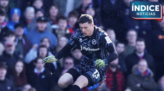 Brutal entrada en la cara; jugador tiene lesión craneal