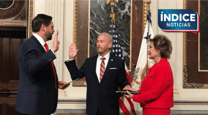 Protesta Ronald Johnson como nuevo embajador de EU en México