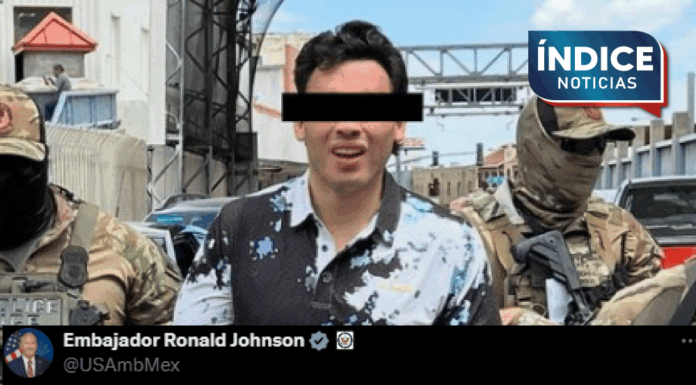 Embajador de EU comparte foto de la entrega de Chávez Jr. a México