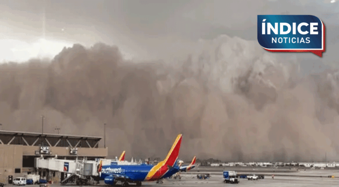Tormenta de polvo ‘oscurece’ Phoenix; paraliza vuelos, deja miles sin luz y casi nula visibilidad
