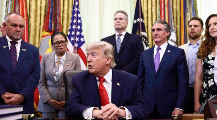 TRUMP ANUNCIA “GRAN ACUERDO” CON IRÁN Y SUSPENDE ATAQUES MILITARES PREVISTOS
