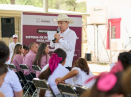 DURAZO LLEVA BECAS, OBRAS Y SERVICIOS A FAMILIAS DE LA SIERRA SONORENSE