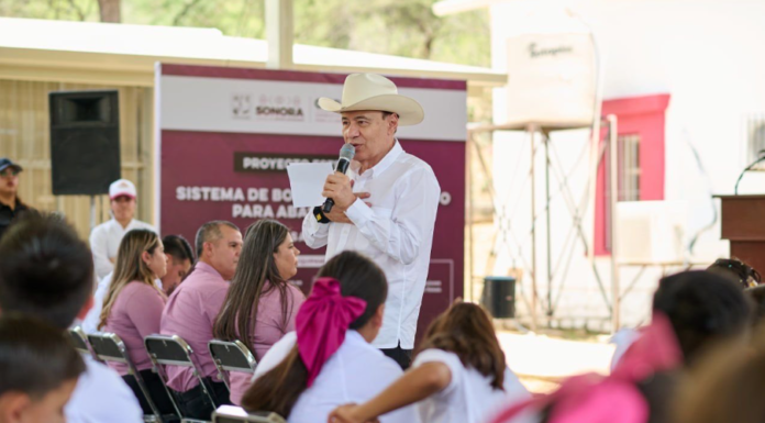 DURAZO LLEVA BECAS, OBRAS Y SERVICIOS A FAMILIAS DE LA SIERRA SONORENSE